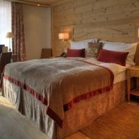 Le Petit Cervin Hotel Zermatt Luaran gambar A bed