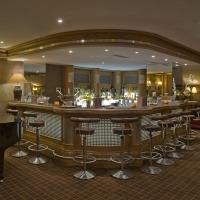 Le Petit Cervin Hotel Zermatt Luaran gambar The bar at the hotel