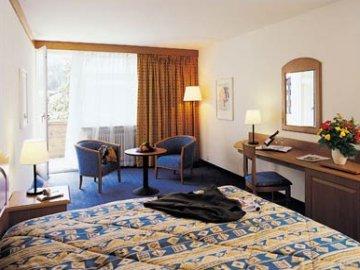 Le Petit Cervin Hotel Zermatt Luaran gambar A typical room at the Hotel de la Tour